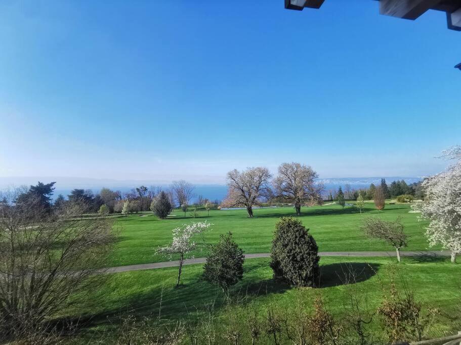 Appartement Vue Sur Le Golf Et Le Lac Leman Publier Ngoại thất bức ảnh